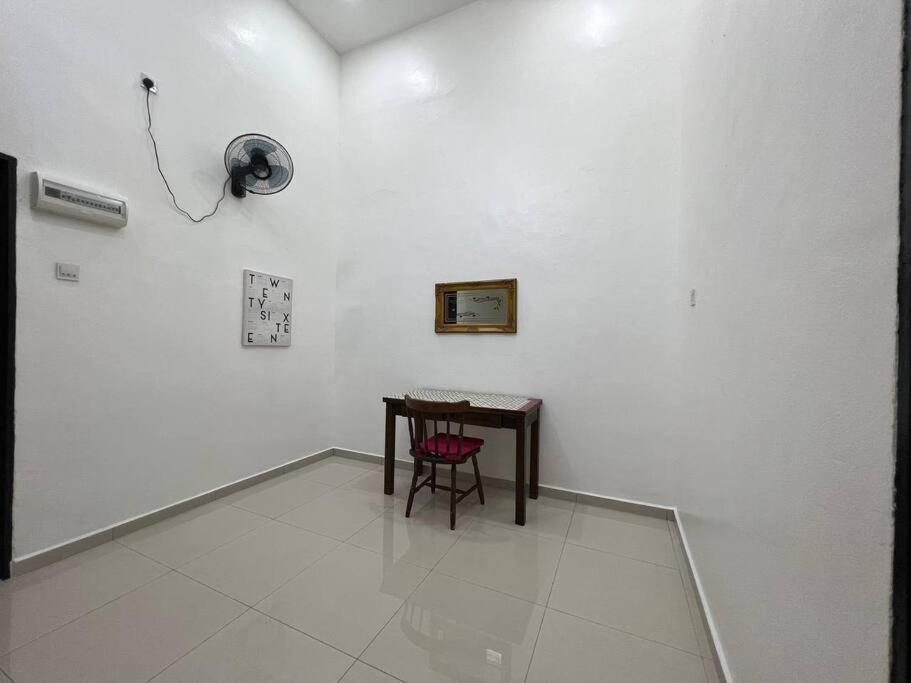 One'S Homestay Seri Manjung Exterior photo